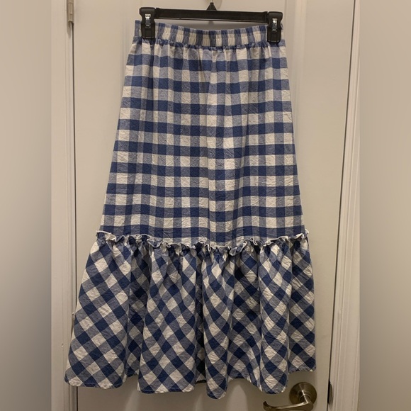 the boutique Dresses & Skirts - NWOT BOUTIQUE CHECKERED SKIRT. S